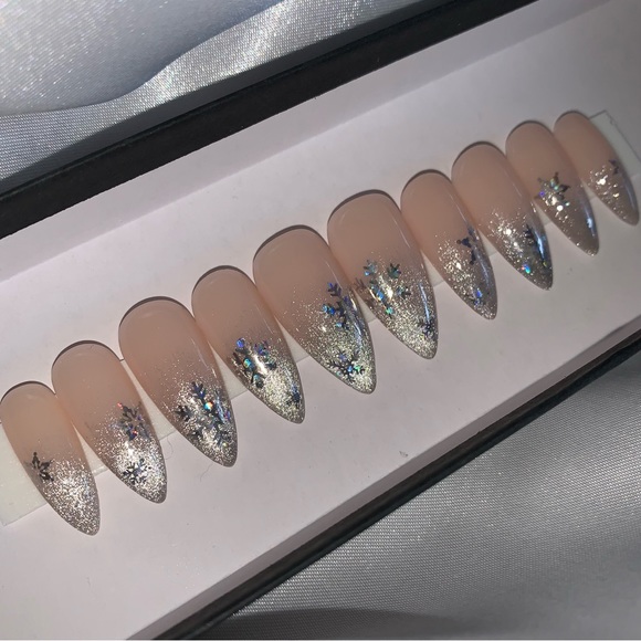Cat Eye Ombré Holographic Snowflake Luxury Custom Press Ons